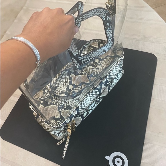 I.N.C. Transparent Satchel is a clear winner with a zippered compartments - Picture 6 of 7